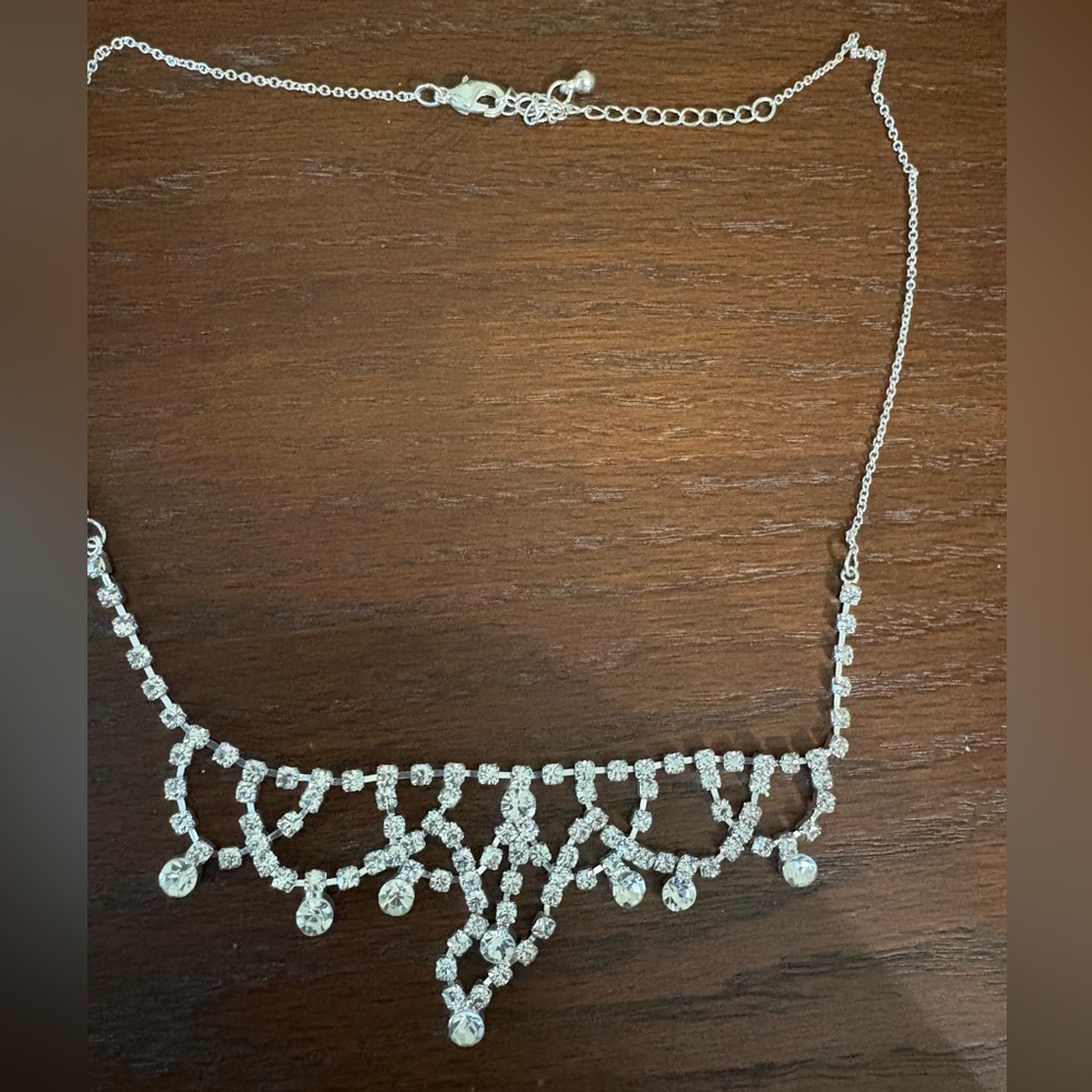 Elegant Silver Necklace